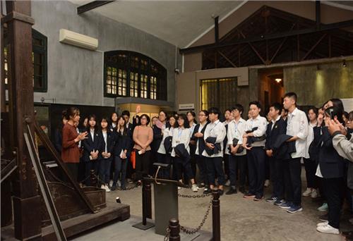 Dạy môn Lịch sử trong bậc học phổ thông là để nâng cao nhân cách, lòng yêu nước