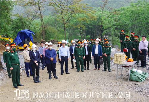Tiếp tục xây dựng lực lượng vũ trang Thái Nguyên vững mạnh toàn diện