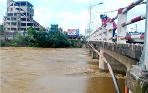 Nước sông Cầu dâng cao gây ngập úng nhiều khu vực