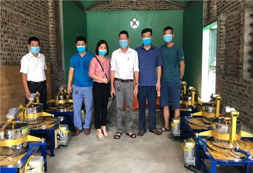 Cấp máy móc thiết bị cho các HTX sản xuất chè