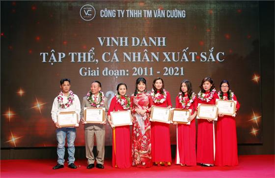 Doanh thu đạt hàng trăm tỷ đồng mỗi năm