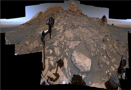 NASA công bố ảnh toàn cảnh góc rộng đánh dấu 9 năm robot Curiosity lên sao Hỏa