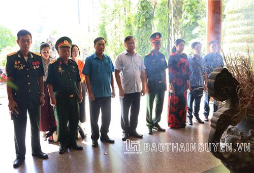 Đoàn công tác của Thái Nguyên dâng hương tại Khu di tích Ngã ba Đồng Lộc