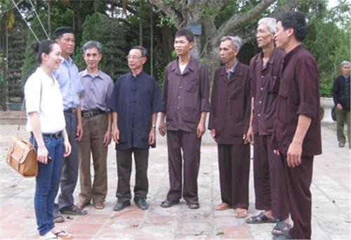 Ngọc sáng giữa đời thường