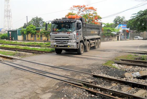 Góp phần đảm bảo an toàn giao thông tại các điểm giao cắt