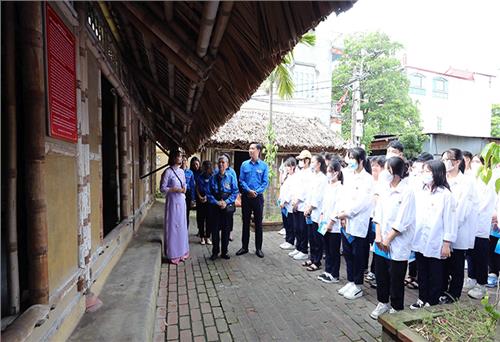 Nhà lãnh đạo tài năng của Đảng