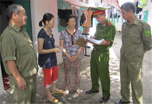 Người nhận gian khổ về mình