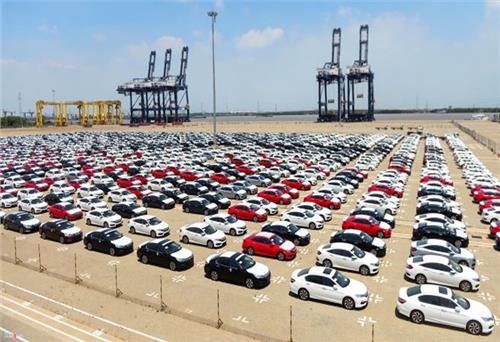 Năm 2021, nhập hơn 160.000 ô tô nguyên chiếc