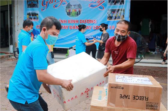Hỗ trợ 12 tấn hàng hóa cho người dân Bình Dương