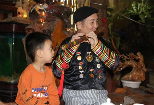 Những truyền nhân của làng