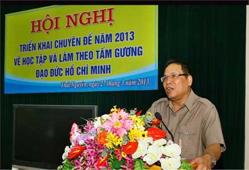 Triển khai học tập chuyên đề Học tập và làm theo tấm gương đạo đức Hồ Chí Minh