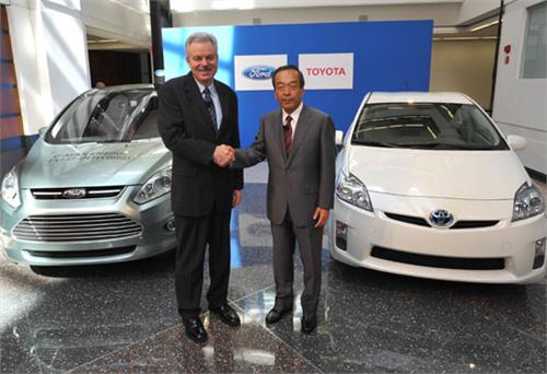 Ford bắt tay Toyota phát triển động cơ 