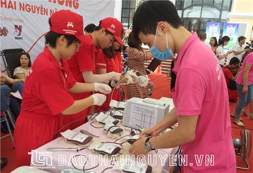 “Mỗi người làm việc bằng hai”