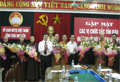 Gặp mặt, biểu dương các vị chức sắc