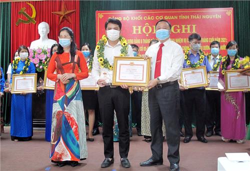 Phát triển 1.345 đảng viên mới