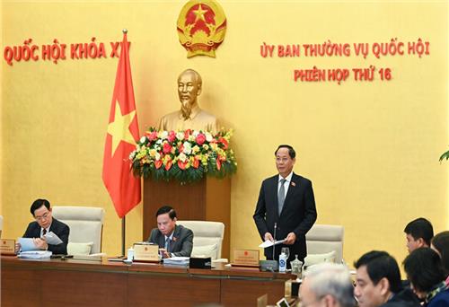 Cử tri lo lắng khi phí các dịch vụ tăng cao trong khi tiền lương chưa tăng