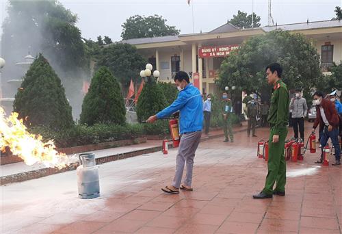 Bồi dưỡng nghiệp vụ phòng cháy, chữa cháy cho lực lượng dân phòng 