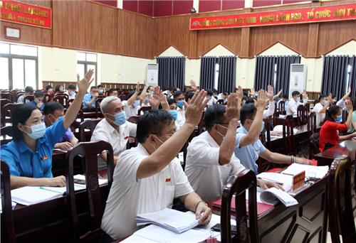 Thông qua các tờ trình, dự thảo nghị quyết quan trọng