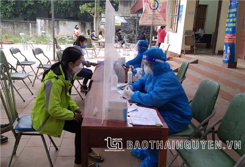 Chia sẻ yêu thương cùng vượt qua dịch bệnh