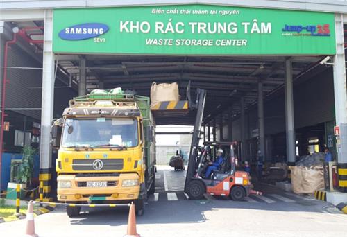Quan tâm xử lý nguồn rác thải công nghiệp