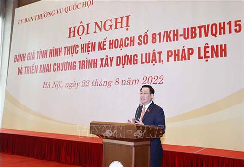 Xây dựng luật, pháp lệnh: Tiếp tục bảo đảm chất lượng, không lùi thời hạn