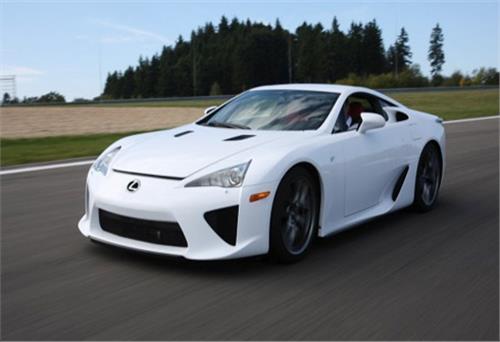 Siêu xe Lexus LF-A 2012 được bán ra vào cuối năm