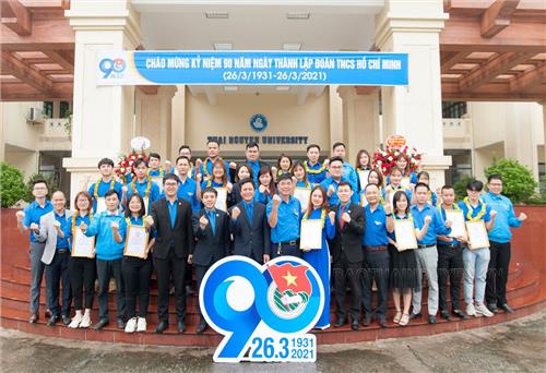 Tăng cường giáo dục lý tưởng cách mạng cho sinh viên 