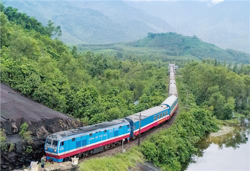 Ngành Đường sắt tăng nhiều tàu khách đến các điểm du lịch dịp 2-9