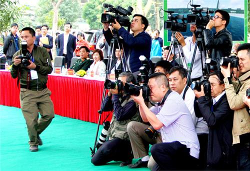 Báo chí xây dựng và trách nhiệm xã hội của nhà báo