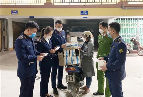 Tạm giữ gần 200 bộ kit test nhanh COVID-19 không rõ nguồn gốc