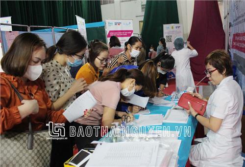 Tầm soát ung thư cổ tử cung miễn phí cho phụ nữ tại Phú Lương