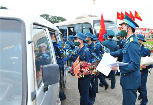 T.P Sông Công: Bồi dưỡng đối tượng kết nạp Đảng cho tân binh