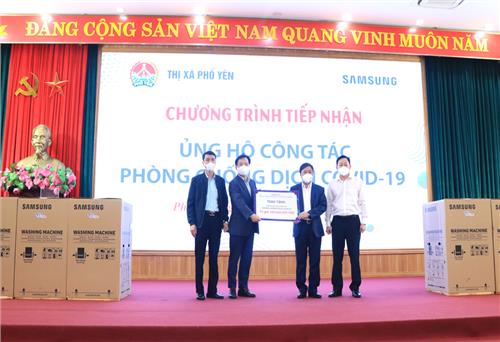 Samsung Thái Nguyên tặng 22 máy giặt cho T.X Phổ Yên