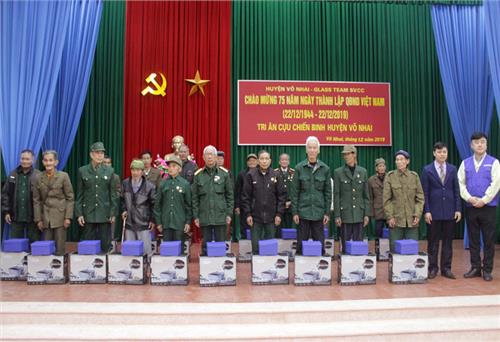 Tặng 40 suất quà cho cựu chiến binh, thương, bệnh binh