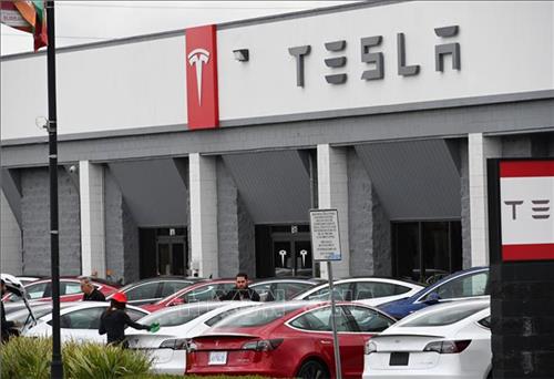 Tesla ra mắt dịch vụ đăng ký phần mềm hỗ trợ lái xe nâng cao