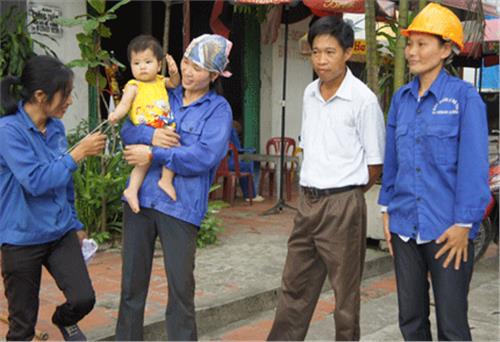 Chị lao công yêu nghề