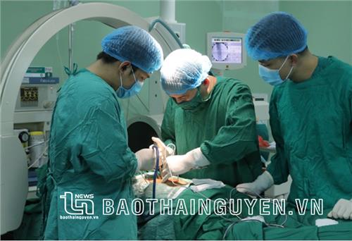 Tiếp tục thanh toán BHYT với dịch vụ kỹ thuật dùng máy mượn