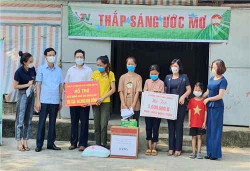 Hỗ trợ xây dựng 2 nhà Đại đoàn kết