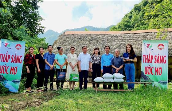  “Thắp sáng ước mơ” về nhà ở cho 2 hộ nghèo