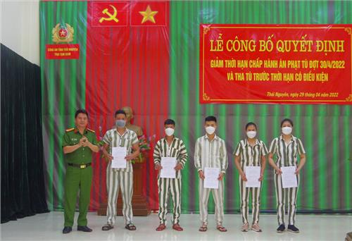 17 phạm nhân được giảm thời hạn chấp hành án phạt tù