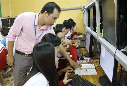 Thầy giáo có duyên với các cuộc thi