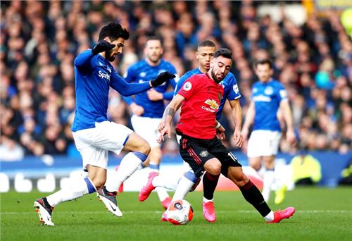 MU và Chelsea cạnh tranh quyết liệt