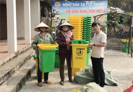 Hỗ trợ thùng nhựa phân loại rác sinh hoạt
