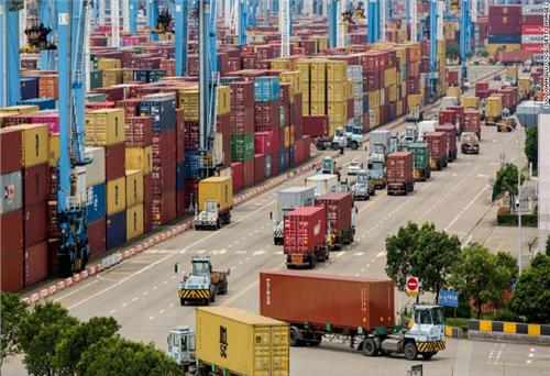 Trung Quốc đối mặt khó khăn chưa từng thấy trong thương mại năm 2022