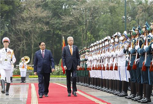 Thủ tướng Phạm Minh Chính chủ trì Lễ đón Thủ tướng Malaysia