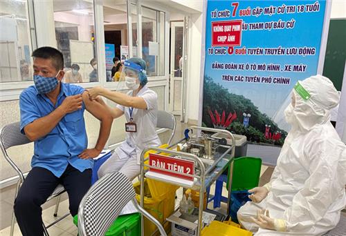 Đến ngày 15-9, Hà Nội sẽ hoàn thành tiêm vaccine cho người từ 18 tuổi trở lên