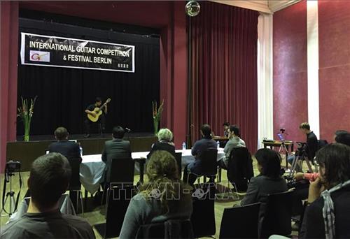 Thí sinh Đào Như Khánh đoạt giải đặc biệt trong Cuộc thi Guitar quốc tế Berlin