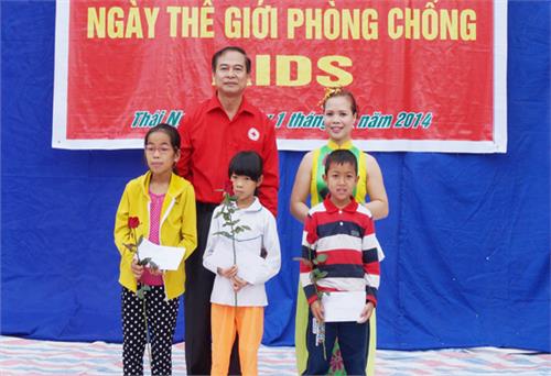 Mít tinh hưởng ứng ngày thế giới phòng chống AIDS