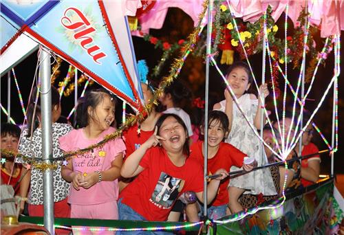 Thư của Chủ tịch nước Nguyễn Xuân Phúc gửi các cháu thiếu niên, nhi đồng nhân dịp Tết Trung thu 2022