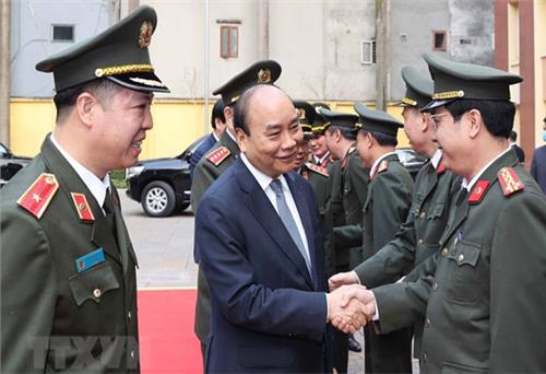 Thủ tướng kiểm tra sẵn sàng chiến đấu, chúc Tết một số đơn vị lực lượng CAND